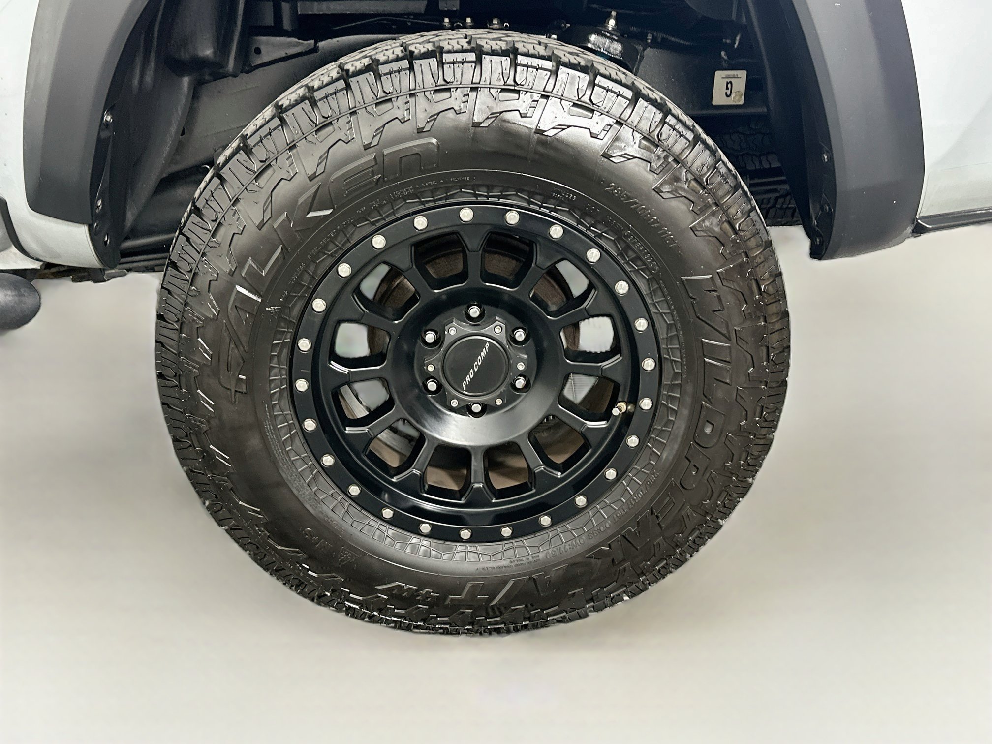 Used 2019 Toyota Tacoma TRD Off-Road w/ Technology Package AWD/4WD image 11