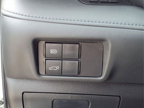 Used 2022 Toyota Highlander XLE image 17