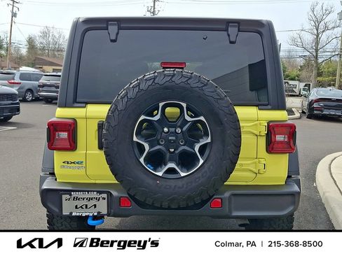 Used 2023 Jeep Wrangler Unlimited Rubicon 4xe AWD/4WD image 6