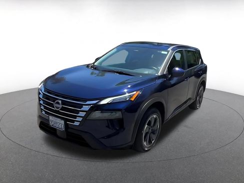 Used 2025 Nissan Rogue SV FWD image 7
