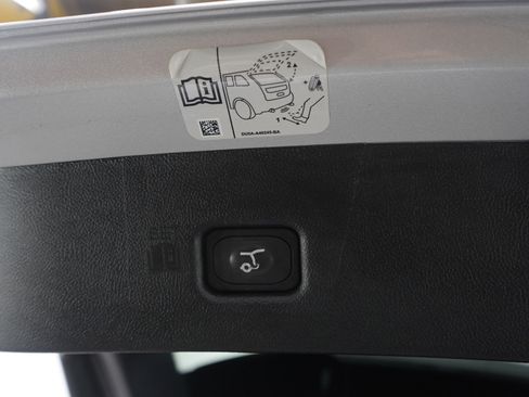 Used 2019 Lincoln Nautilus Reserve image 11