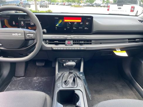 New 2026 Kia K4 FWD image 11