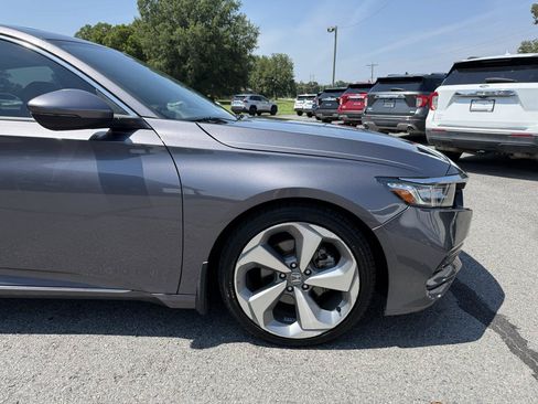 Used 2018 Honda Accord Touring image 45
