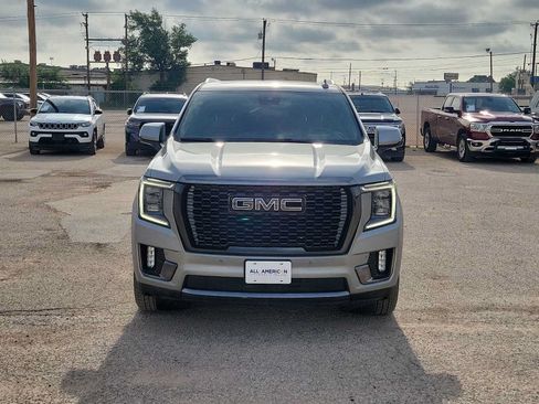 Used 2023 GMC Yukon XL Denali Ultimate AWD/4WD image 3