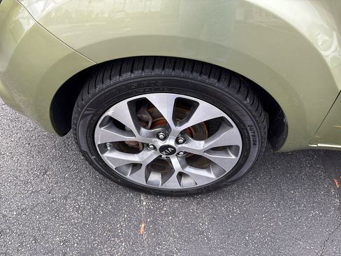 Used 2013 Kia Soul ! image 9