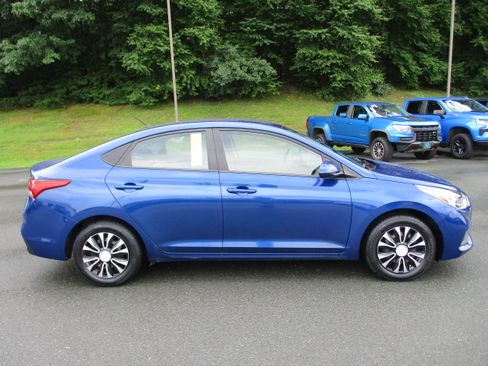 Used 2021 Hyundai Accent SE FWD image 4