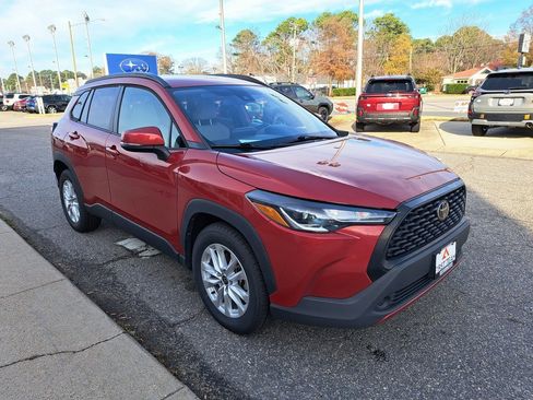 Used 2022 Toyota Corolla Cross LE image 8
