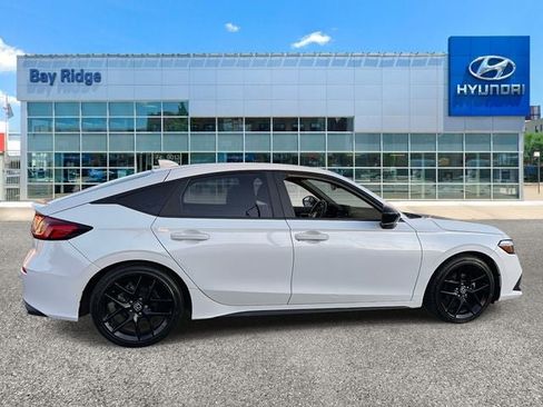 Used 2023 Honda Civic Sport image 2