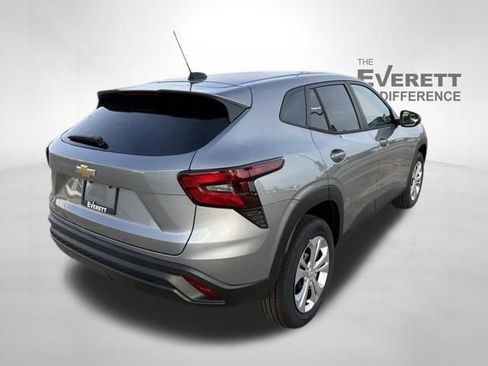 New 2026 Chevrolet Trax LS w/ Driver Confidence Package FWD image 7