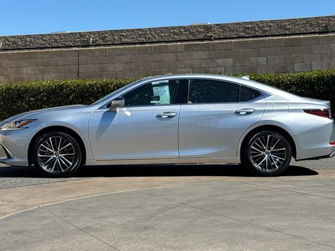 Used 2025 Lexus ES 350 w/ Premium Package FWD image 7