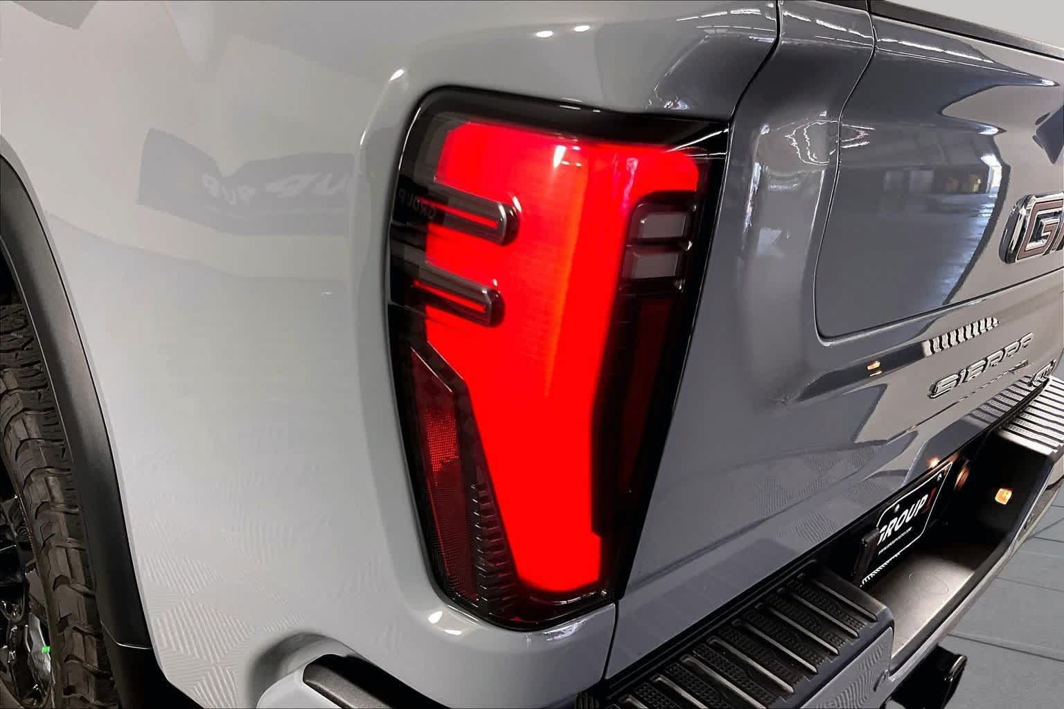 Used 2024 GMC Sierra 2500 AT4 w/ AT4 Premium Plus Package AWD/4WD image 27