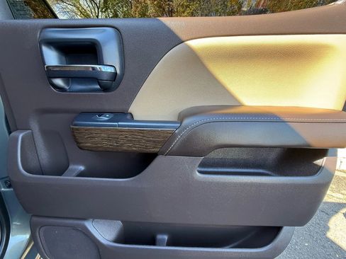 Used 2018 GMC Sierra 2500 Denali w/ Suspension Package, Off-Road image 27