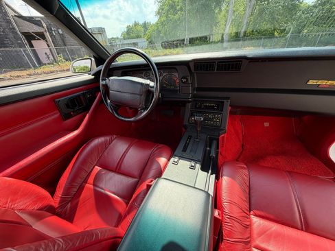 Used 1992 Chevrolet Camaro Z28 RWD image 34