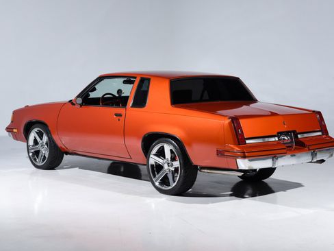 Used 1988 Oldsmobile Cutlass Supreme Classic Brougham image 4