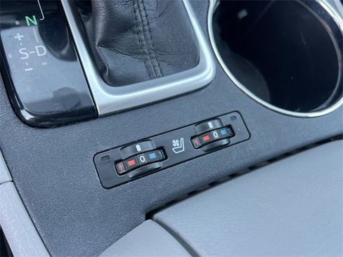 Used 2016 Toyota Highlander Limited image 36