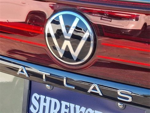 New 2026 Volkswagen Atlas Peak Edition image 12