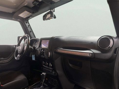 Used 2018 Jeep Wrangler Unlimited Sport S image 19