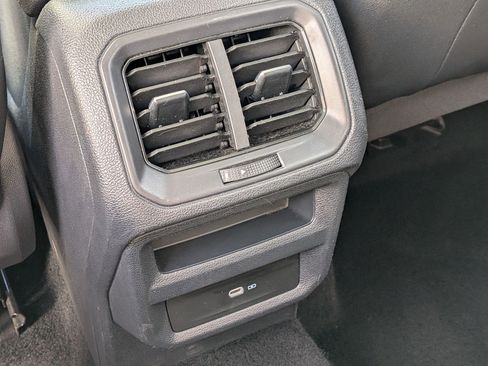 Certified 2023 Volkswagen Taos SE w/ Panoramic Sunroof Package image 28