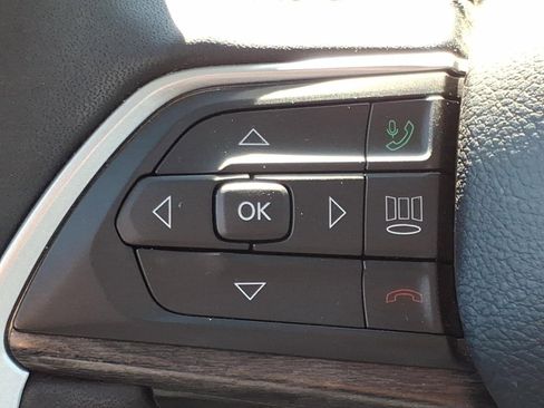 Used 2023 Jeep Grand Cherokee L Limited AWD/4WD image 17