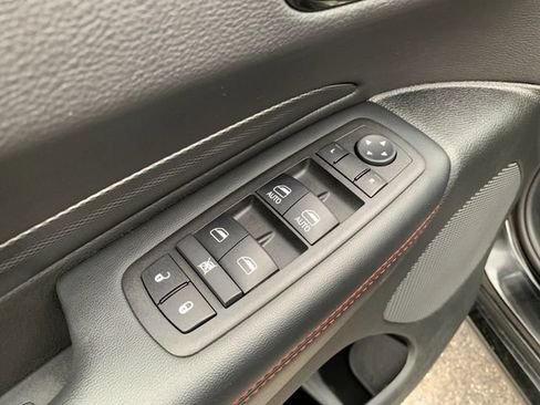 Used 2025 Dodge Durango GT AWD/4WD image 12