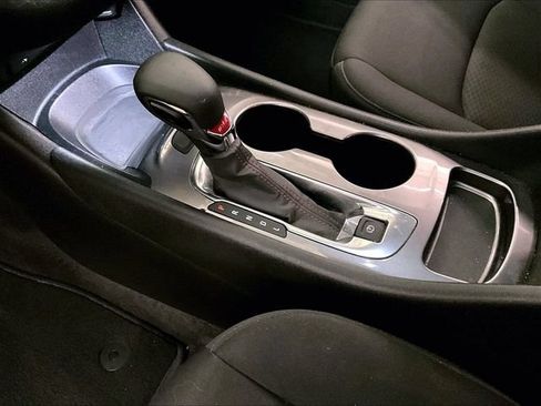 Used 2022 Chevrolet Malibu RS FWD image 16