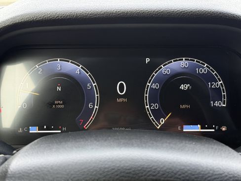 Used 2023 Jeep Grand Cherokee L Laredo image 27