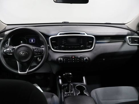 Used 2018 Kia Sorento LX AWD/4WD image 16
