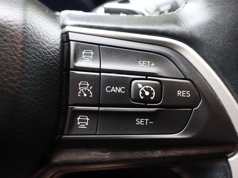 Used 2021 Jeep Grand Cherokee L Limited AWD/4WD image 32