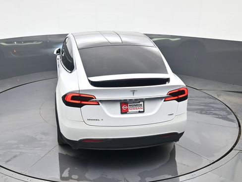 Used 2018 Tesla Model X 75D image 32