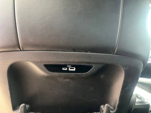 Used 2024 Chrysler Pacifica Limited FWD image 35