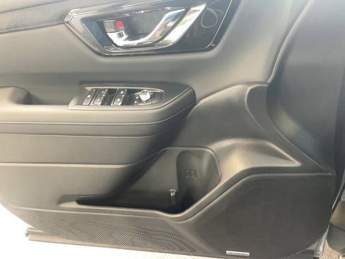 Used 2025 Subaru Forester Limited image 8