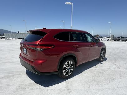 Used 2022 Toyota Highlander XLE