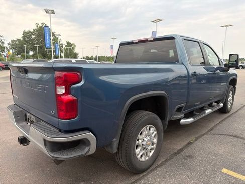 Used 2024 Chevrolet Silverado 2500 LT AWD/4WD image 5