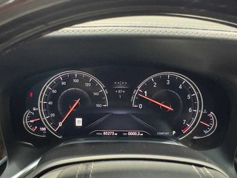 Used 2019 BMW 750i w/ Autobahn Package RWD image 32