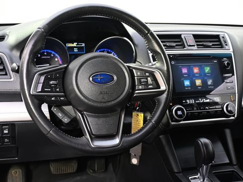 Used 2018 Subaru Outback 2.5i Premium AWD/4WD image 6