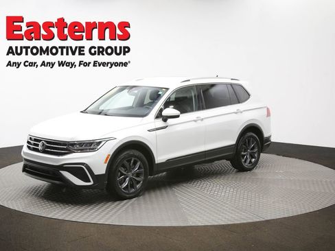Used 2023 Volkswagen Tiguan SE image 54
