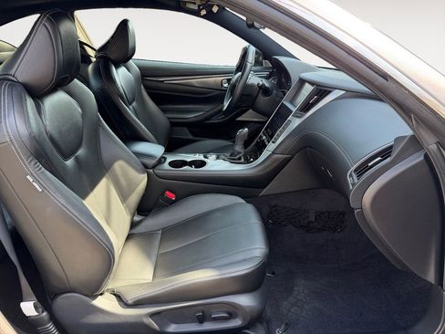 Used 2019 INFINITI Q60 3.0t Luxe w/ Essential Package image 13
