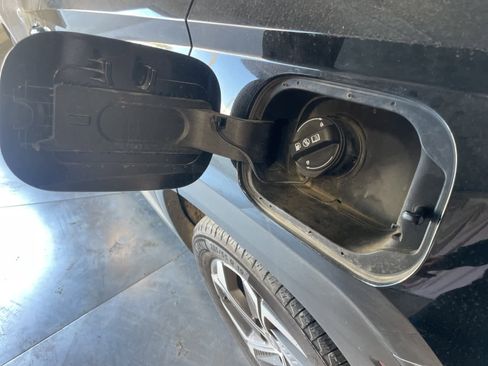 Used 2025 Hyundai Tucson Limited image 11