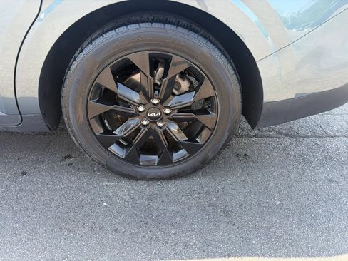 Used 2022 Kia Carnival SX FWD image 12