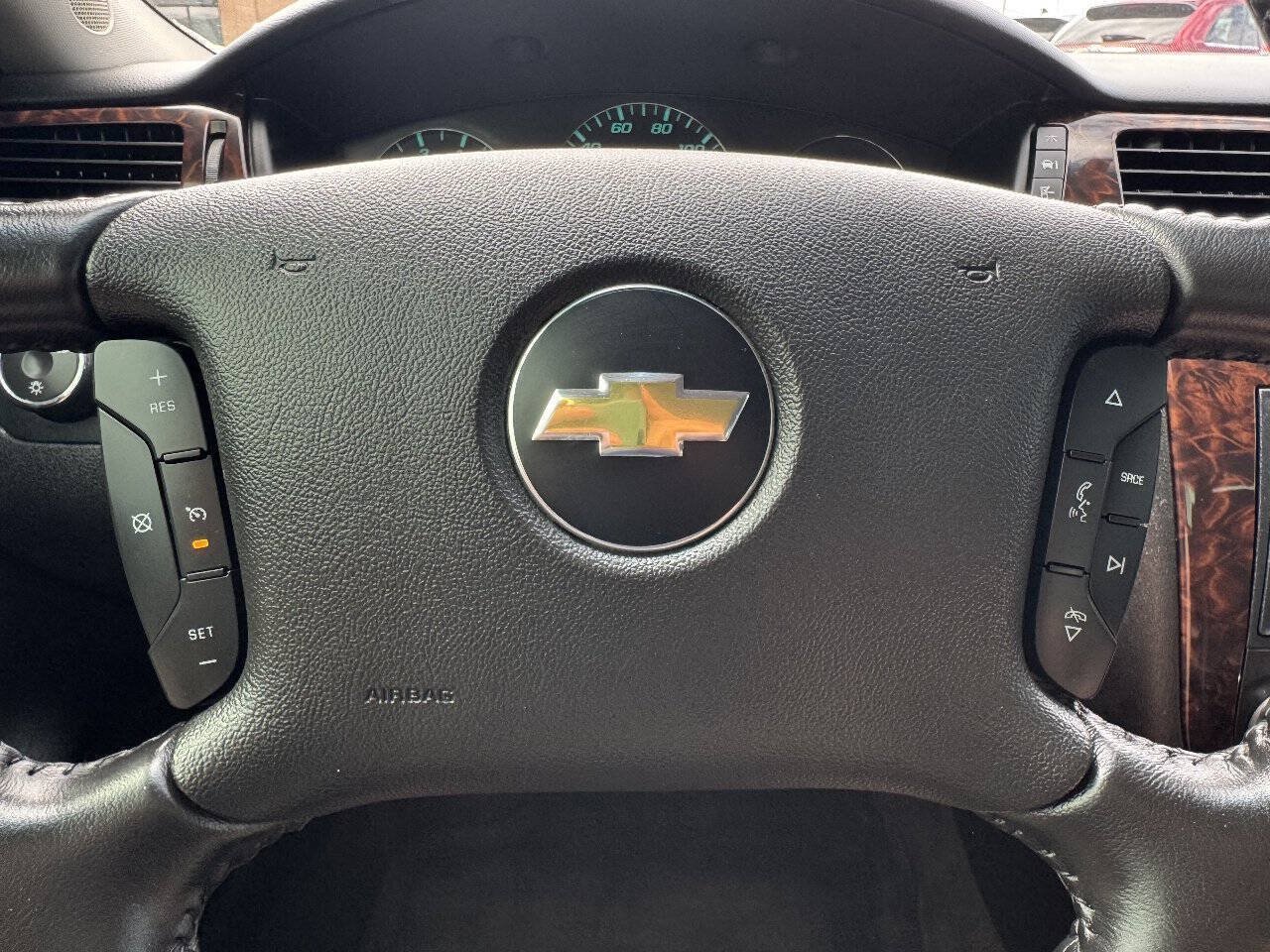 Used 2014 Chevrolet Impala LT w/ LT Sunroof Package FWD image 22
