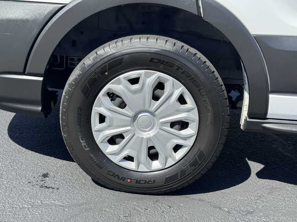 Used 2022 Ford E-Transit Low Roof RWD image 6