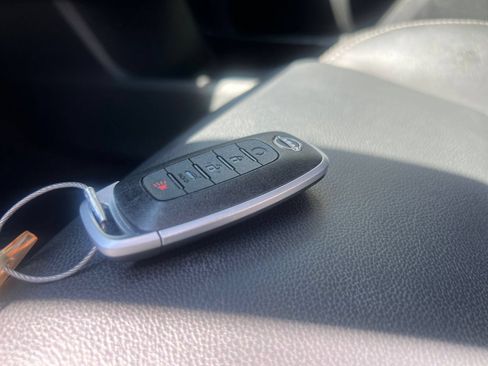 Used 2026 Nissan Rogue SL AWD/4WD image 18