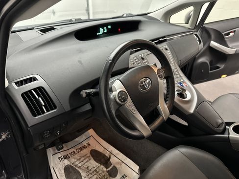 Used 2015 Toyota Prius Four image 14