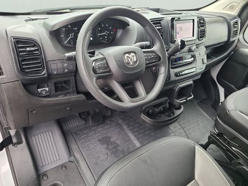 Used 2025 RAM ProMaster 2500 w/ Convenience Group image 17