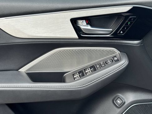 Used 2023 Acura MDX SH-AWD image 10