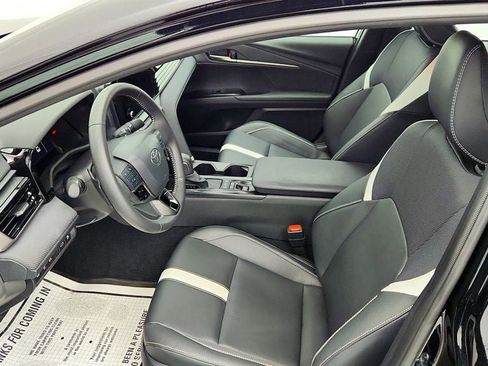 Used 2025 Toyota Camry SE image 17