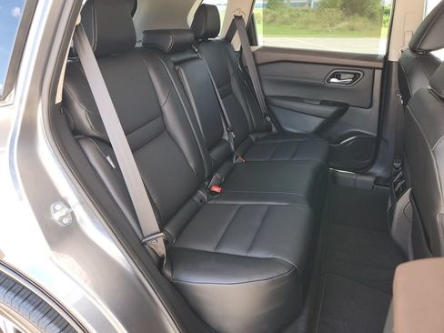 Certified 2023 Nissan Rogue SV w/ SV Premium B Package FWD image 15