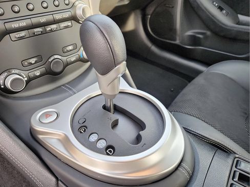 Used 2019 Nissan 370Z Touring Sport RWD image 10