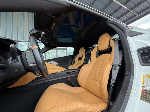 Used 2021 Chevrolet Corvette Stingray Preferred Cpe w/ Engine Appearance Package RWD image 13