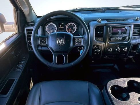 Used 2020 RAM 1500 Tradesman w/ Chrome Appearance Group image 9